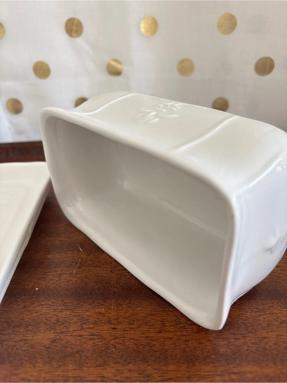 Tabletops Unlimited White Ceramic Butter Dish w Lid Handle Versailles Pattern
